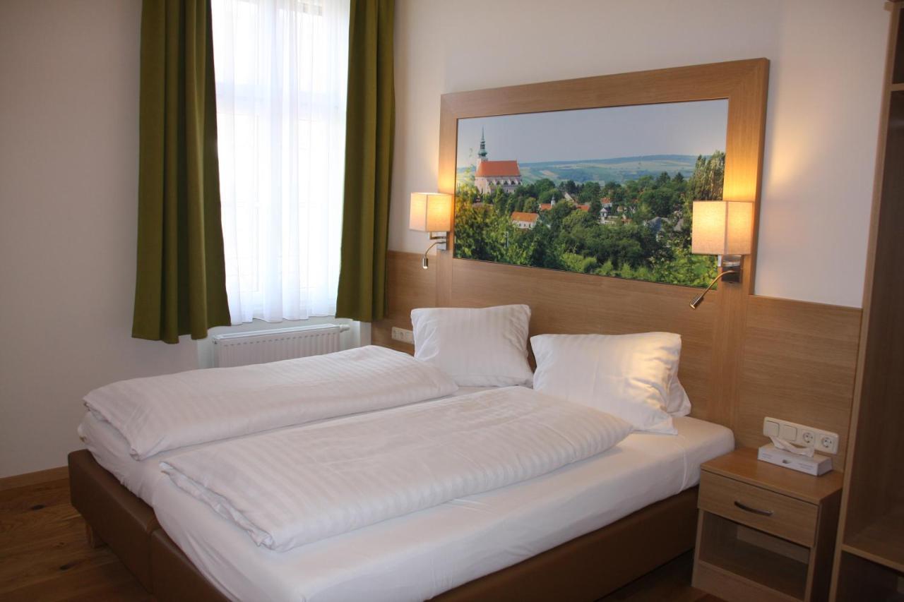 Weinhotel Rieder Poysdorf Exterior foto